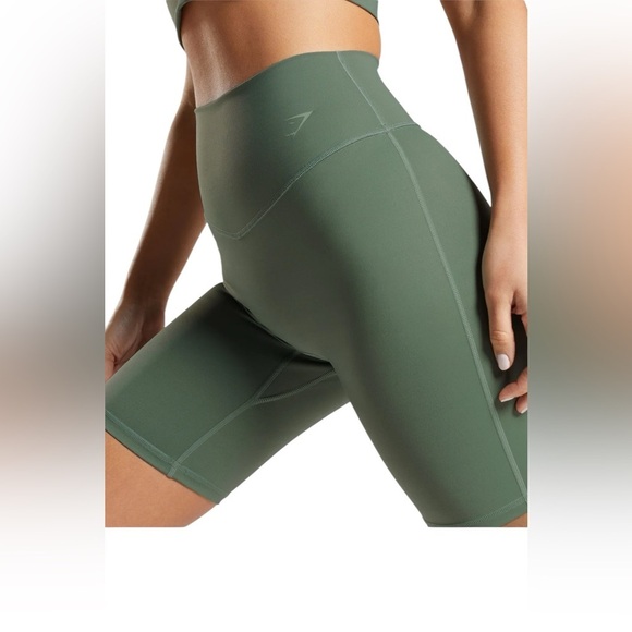 Ladies Gymshark Olive 8” High Rise Bicycle Shorts Size Small - Picture 2 of 5